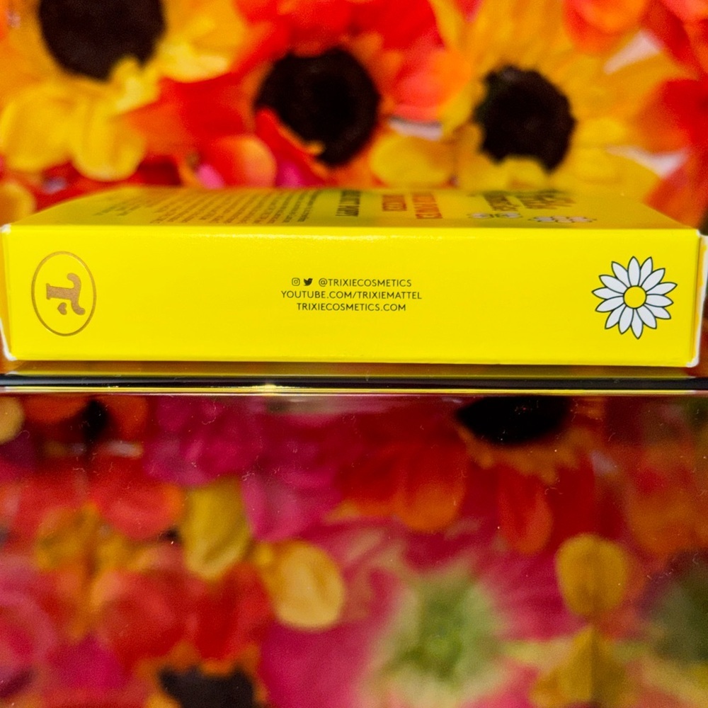 Trixie Cosmetics Flower Power Bronzer - Peace Out Poppy - Picture 5 of 8